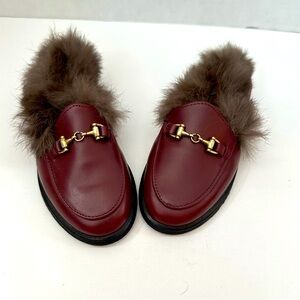 Luccini mules burgundy with fur strap and horsebit